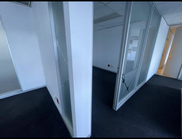 222M² OFFICE TO LET IN ROSEBANK